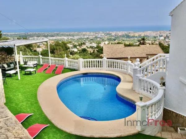 Casa independiente en calle de Learco