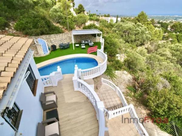 Casa independiente en calle de Learco