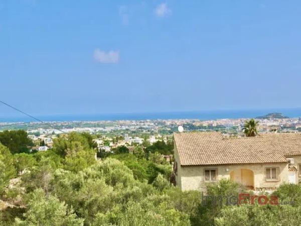 Casa independiente en calle de Learco