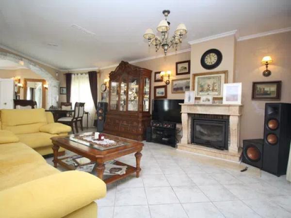 Casa independiente en calle Riu Ebron s/n