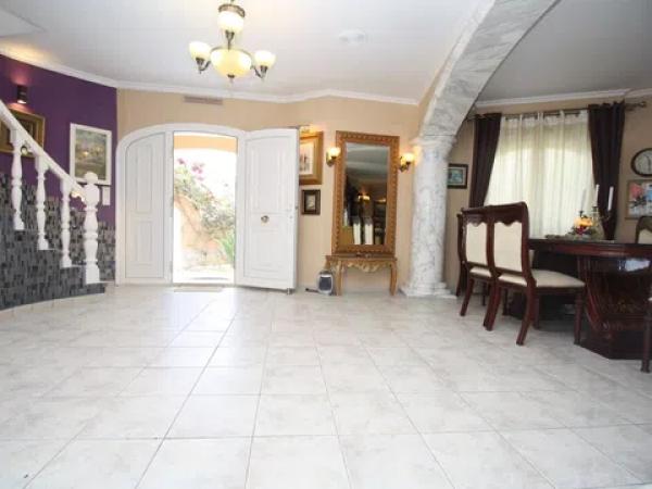 Casa independiente en calle Riu Ebron s/n