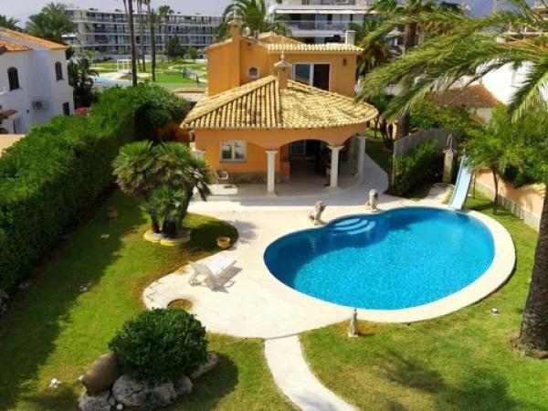 Casa independiente en calle Riu Ebron s/n