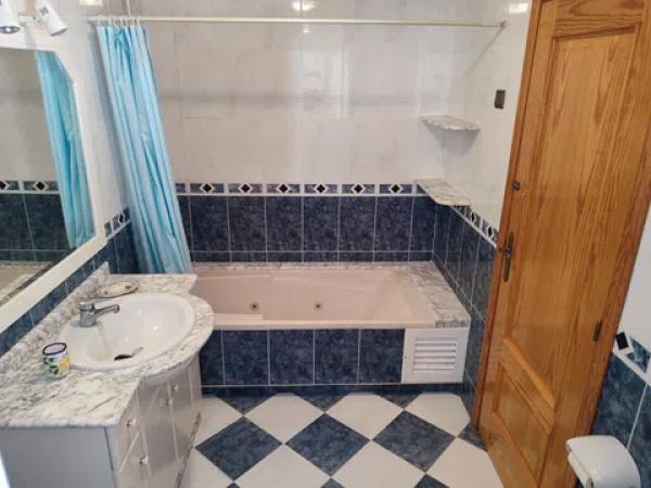 Casa de pueblo en calle la bretxa, 8