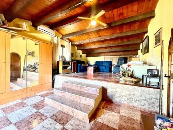 Casa independiente en calle Hebe