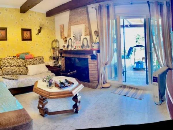 Casa independiente en calle Hebe