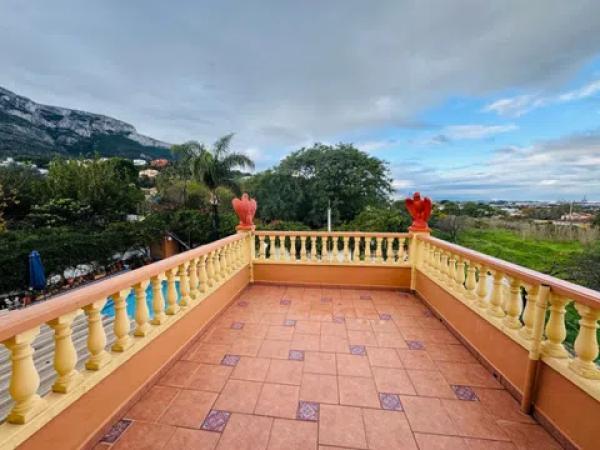 Casa independiente en calle Arròs