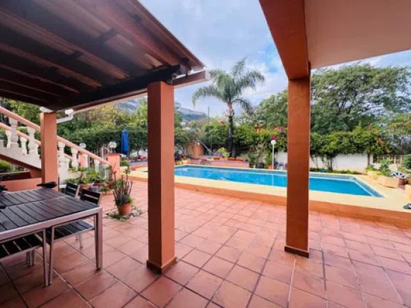 Casa independiente en calle Arròs