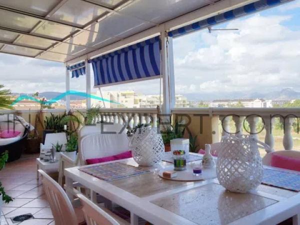 Ático en carretera de las Marinas