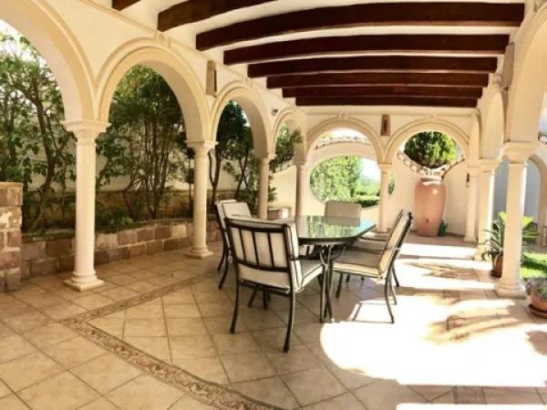 Casa independiente en calle Maia