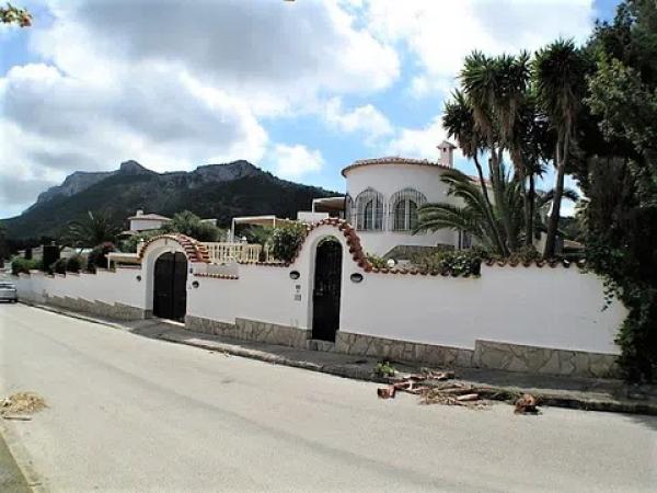 Casa independiente en calle Maia, 114