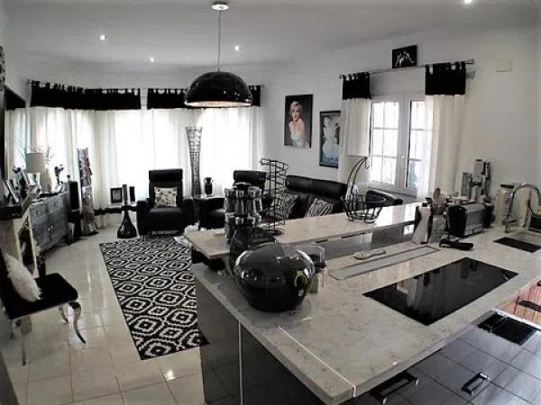 Casa independiente en calle Maia, 114