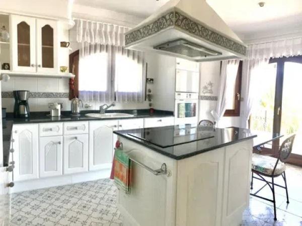 Casa independiente en calle Maia