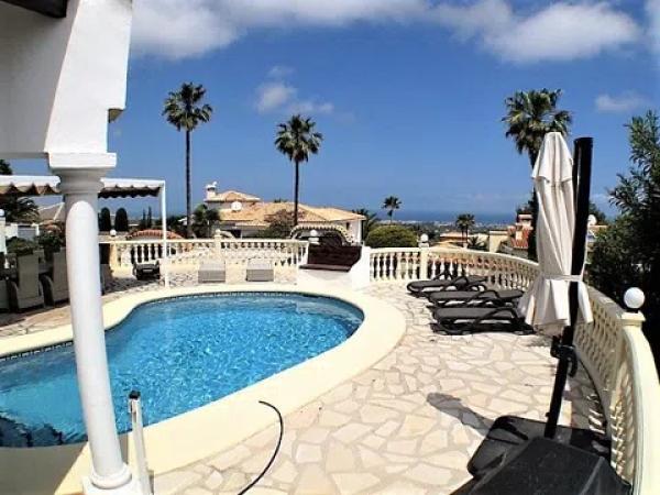 Casa independiente en calle Maia, 114