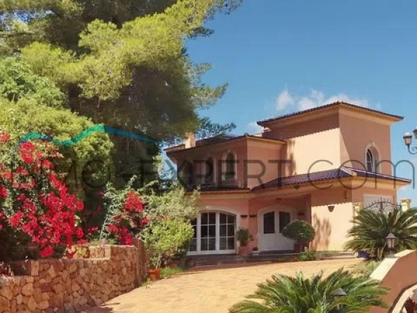 Casa independiente en Urbanización la Sella