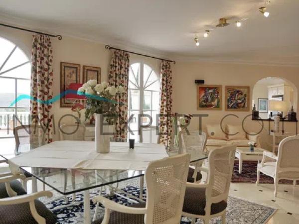 Casa independiente en Urbanización la Sella