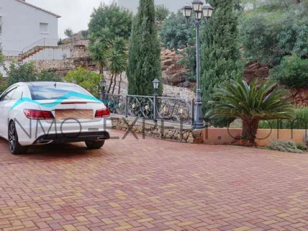 Casa independiente en Urbanización la Sella