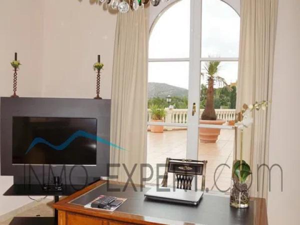 Casa independiente en Urbanización la Sella