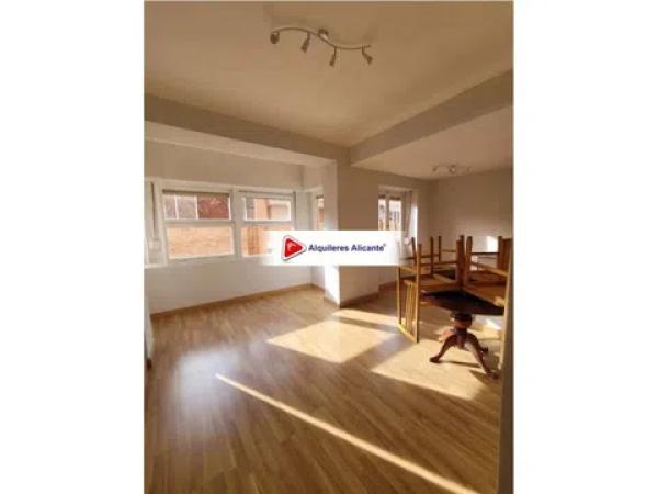 Piso en Barrio Carolinas Altas