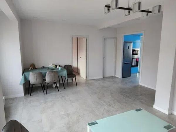 Piso en calle Francisco Carratalá Cernuda