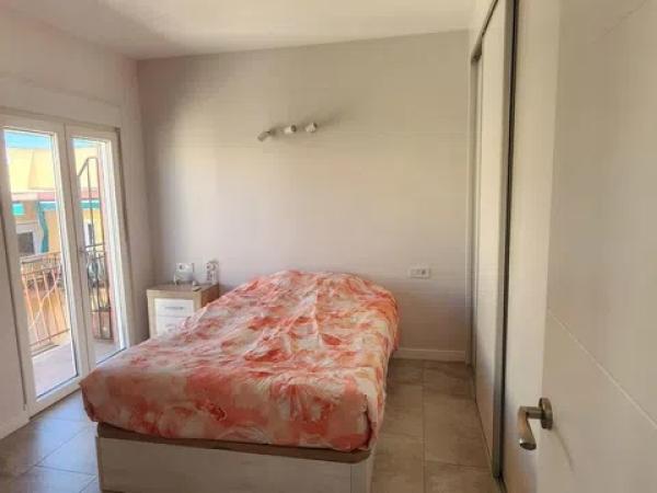 Piso en calle Francisco Carratalá Cernuda