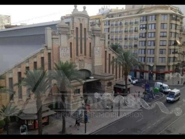 Piso en Barrio Campoamor