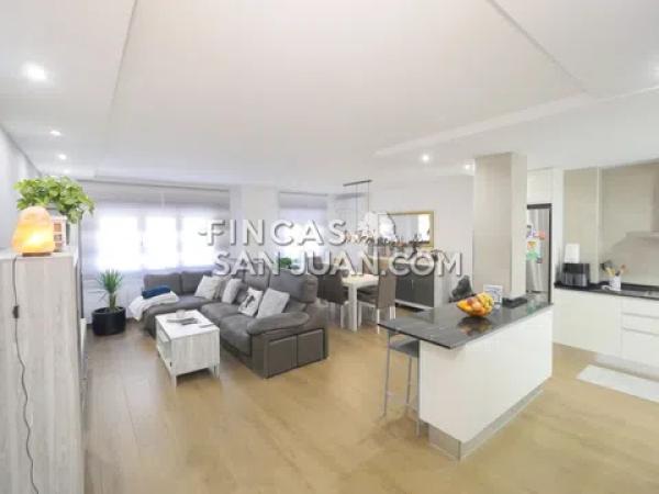 Piso en Barrio Campoamor