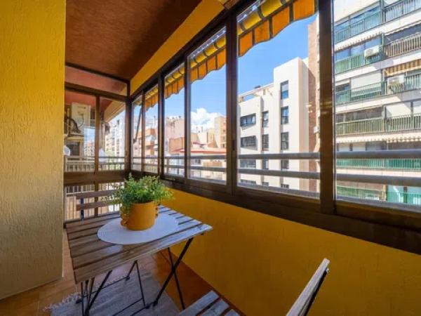 Piso en avenida Benito Perez Galdos, 37