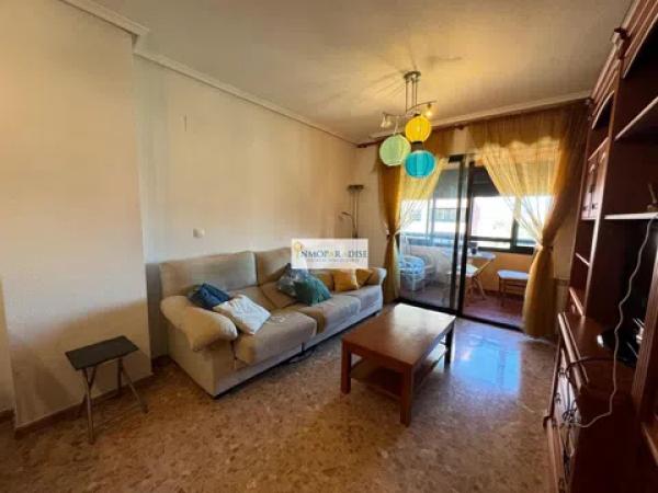 Piso en calle José García Sellés