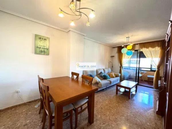 Piso en calle José García Sellés