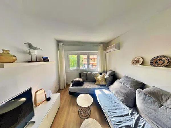 Piso en calle de la Nasa, 3