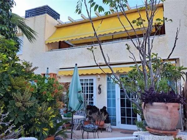 Chalet adosado en calle Músico José Mira Figueroa