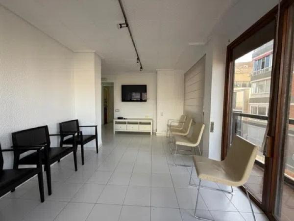 Piso en avenida del Doctor Gadea