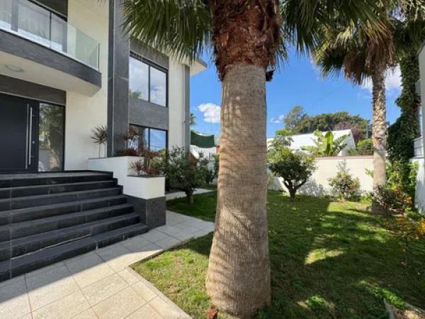 Casa independiente en calle de L'Esportista Alejandra Quereda