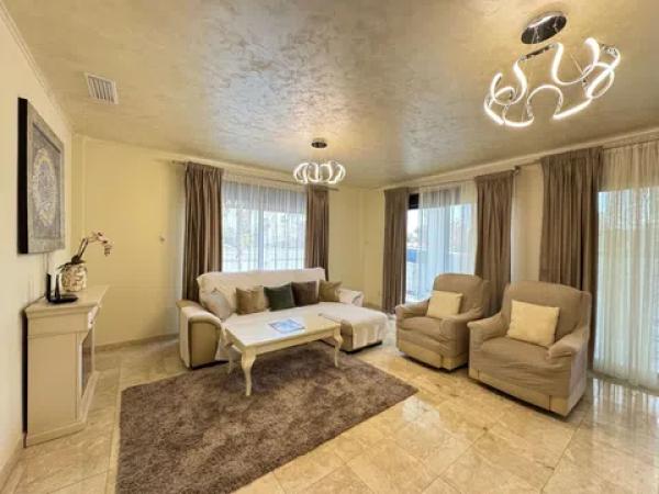 Casa independiente en calle de L'Esportista Alejandra Quereda