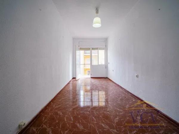 Piso en calle Reyes Católicos