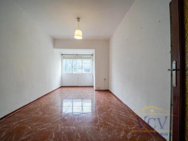 Piso en calle Reyes Católicos