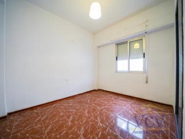 Piso en calle Reyes Católicos