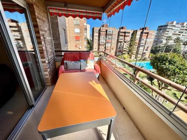 Piso en avenida de Holanda