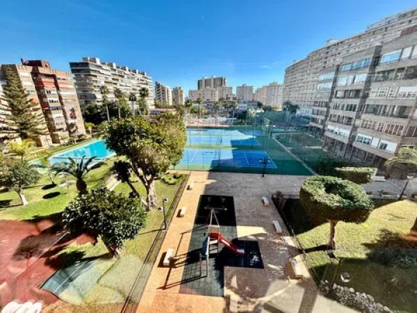 Piso en avenida de Holanda