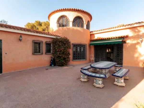 Chalet en Barrio Villahermosa - Santa Faz