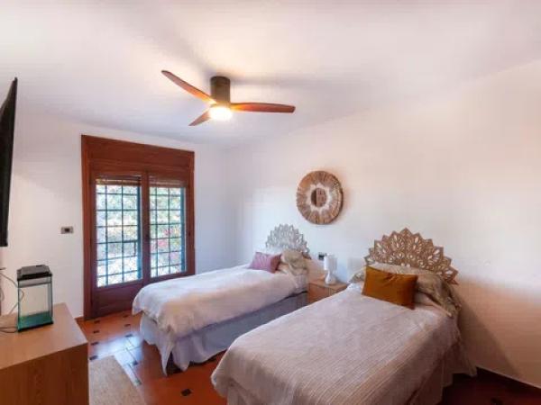 Chalet en Barrio Villahermosa - Santa Faz