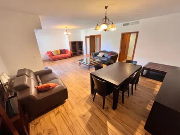 Piso en avenida de Ramón y Cajal, 5