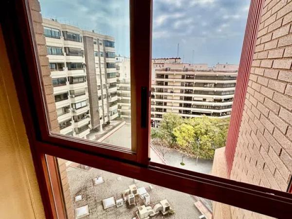 Piso en avenida Oscar Espla