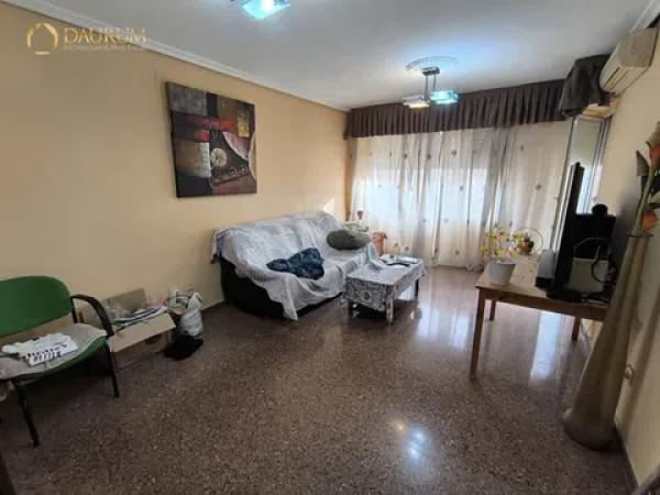 Piso en calle l'Aguila