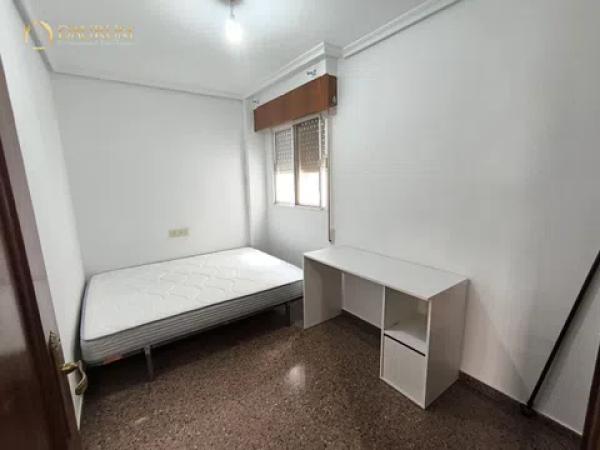 Piso en calle l'Aguila