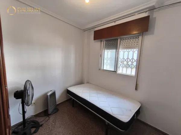 Piso en calle l'Aguila