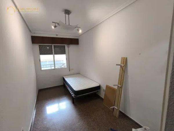 Piso en calle l'Aguila