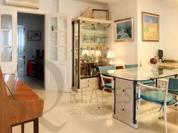 Piso en avenida de Holanda