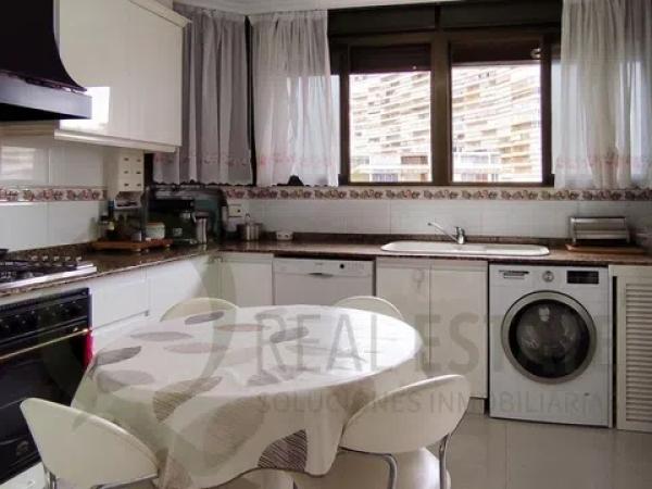 Piso en avenida de Holanda