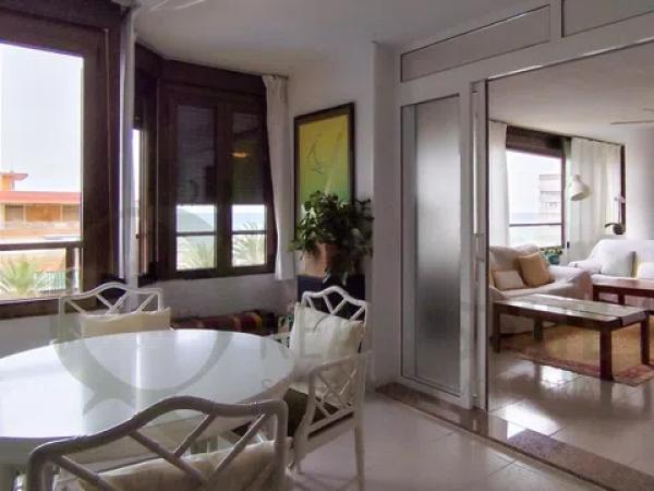 Piso en avenida de Holanda